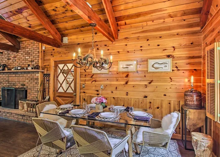 Holiday home 1 Mi To Rainbow Lake: Lakeside W/ Deck! *