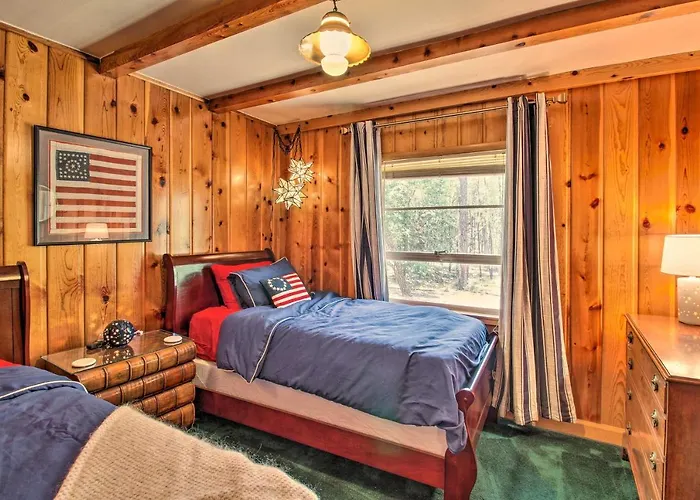 1 Mi To Rainbow Lake: Lakeside W/ Deck! Holiday home Pinetop-Lakeside