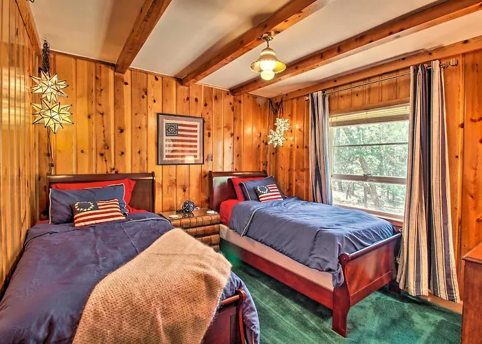1 Mi To Rainbow Lake: Lakeside W/ Deck! Pinetop-Lakeside