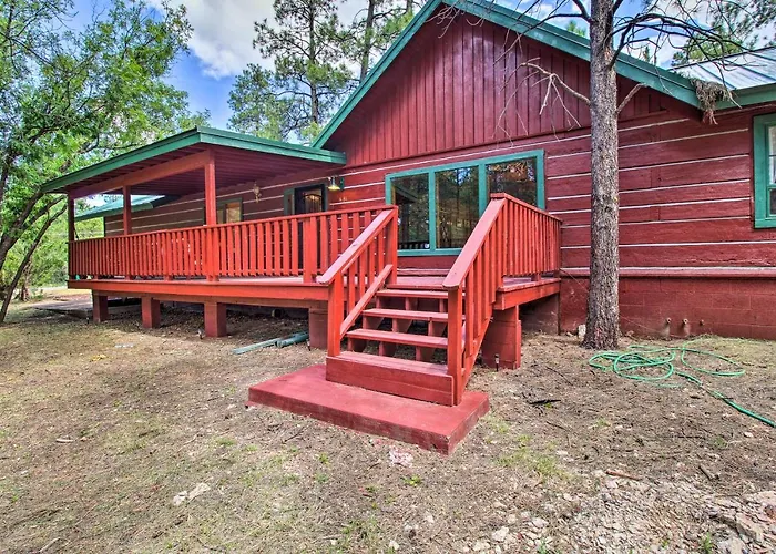 1 Mi To Rainbow Lake: Lakeside W/ Deck! *